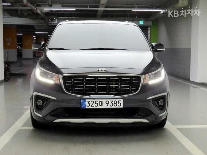 기아 더 뉴 카니발9인승 2.2 디젤 프레스티지