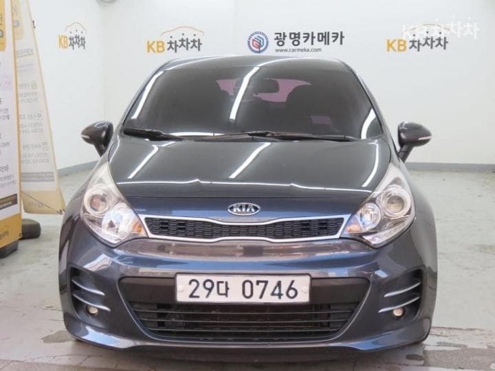 기아 더 뉴 프라이드1.6 GDI 해치백 럭셔리