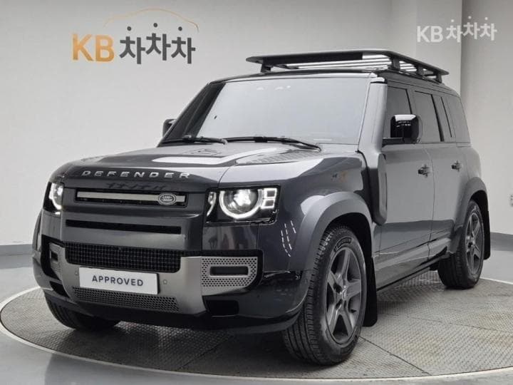 랜드로버 디펜더(L663) 110 P300 X-DYN SE