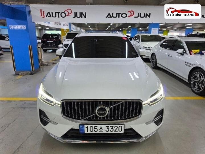 볼보 XC60 2세대 B5 Ultra Bright