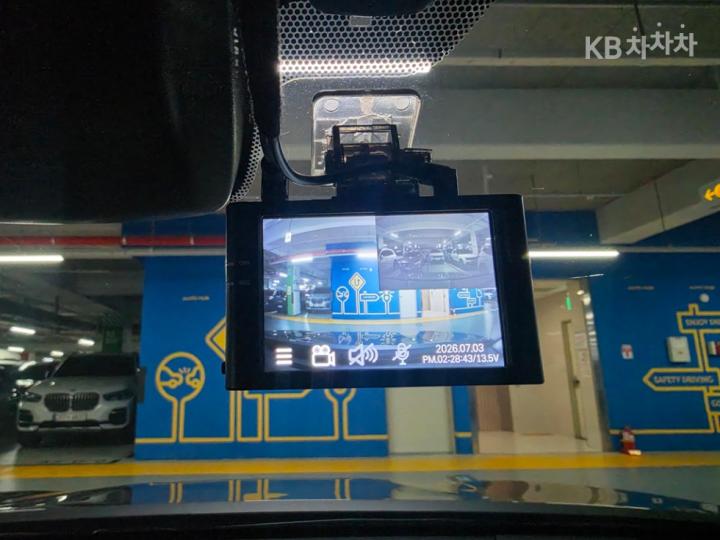도요타 캠리 XV70 2.5 하이브리드 LE