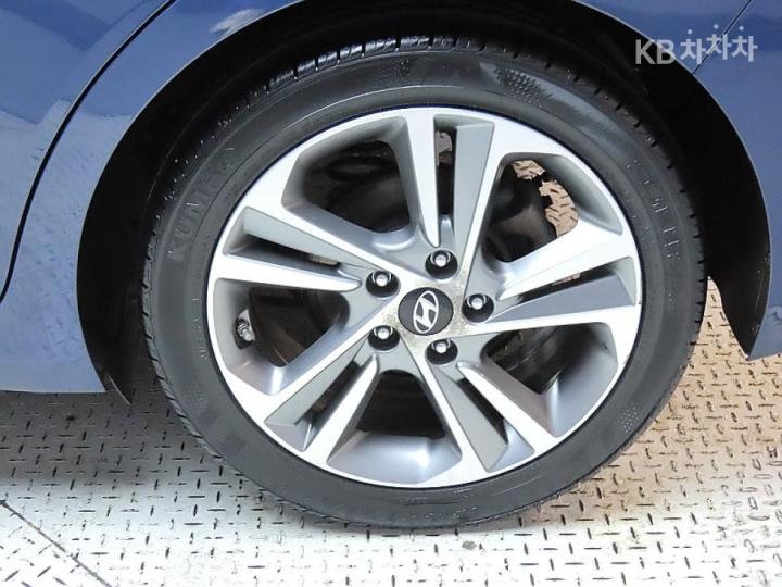 현대 아반떼AD1.6 GDi Value Plus