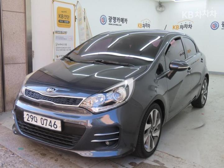 기아 더 뉴 프라이드1.6 GDI 해치백 럭셔리