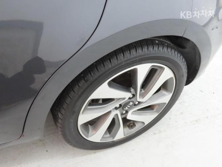 기아 더 뉴 프라이드1.6 GDI 해치백 럭셔리