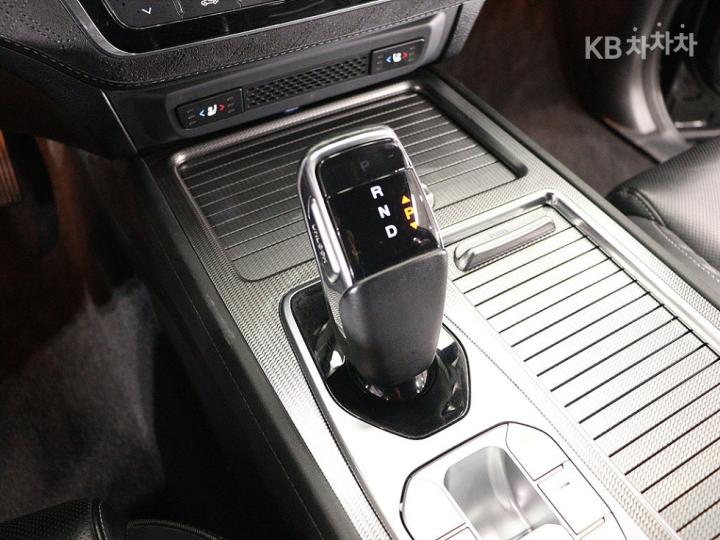 KG모빌리티 올 뉴 렉스턴2.2 4WD 더 블랙