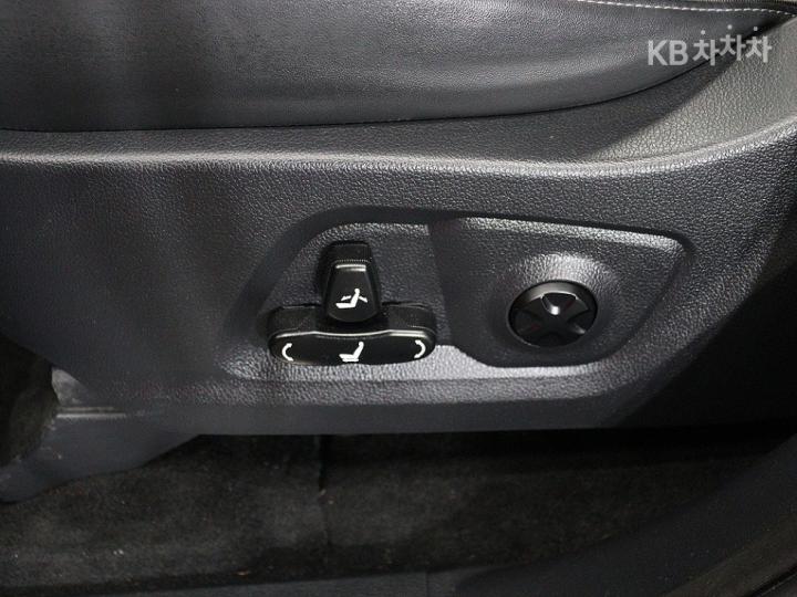 KG모빌리티 올 뉴 렉스턴2.2 4WD 더 블랙