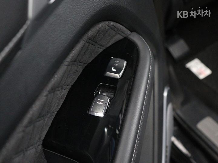 KG모빌리티 올 뉴 렉스턴2.2 4WD 더 블랙