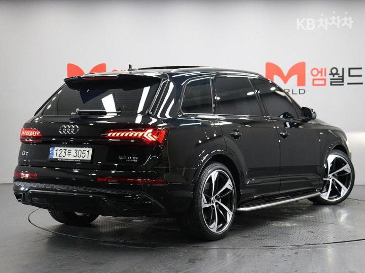 아우디 뉴 Q73.0 55 TFSI Quattro Premium