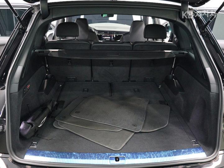 아우디 뉴 Q73.0 55 TFSI Quattro Premium