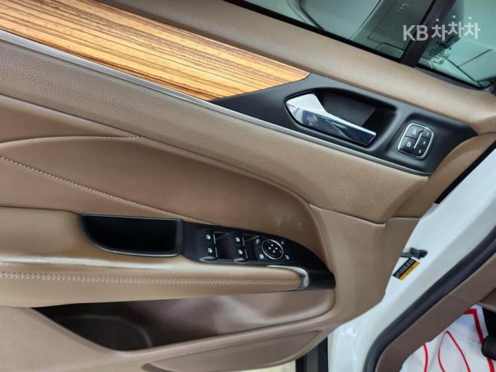 링컨 MKC2.0 AWD 셀렉트(101A)