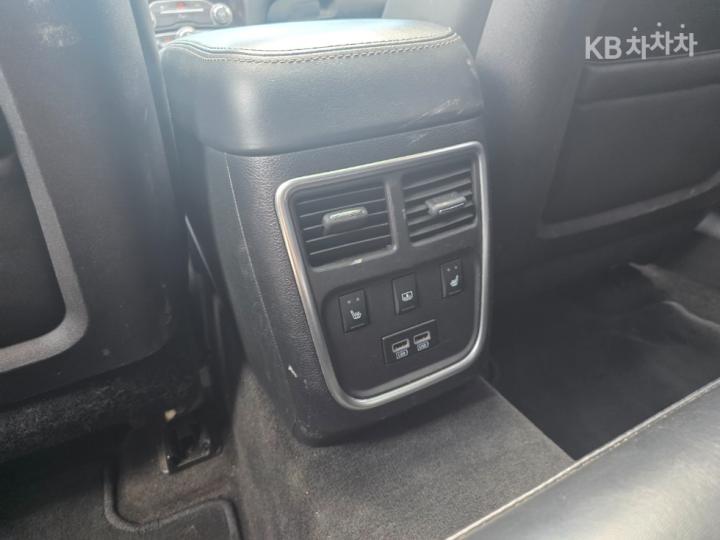 크라이슬러 더 뉴 300C3.6