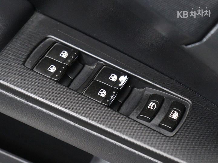 KG모빌리티 코란도 스포츠CX5 2WD 패션