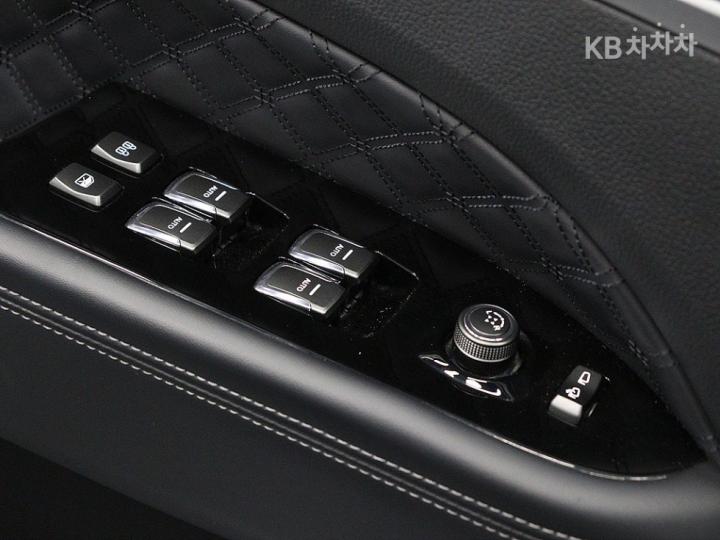 KG모빌리티 올 뉴 렉스턴2.2 4WD 프레스티지