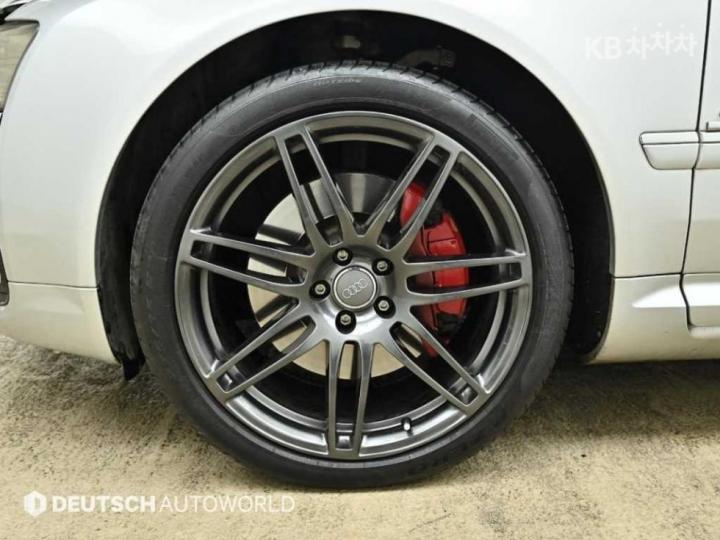 아우디 NEW A84.2 FSI 콰트로 LWB D4