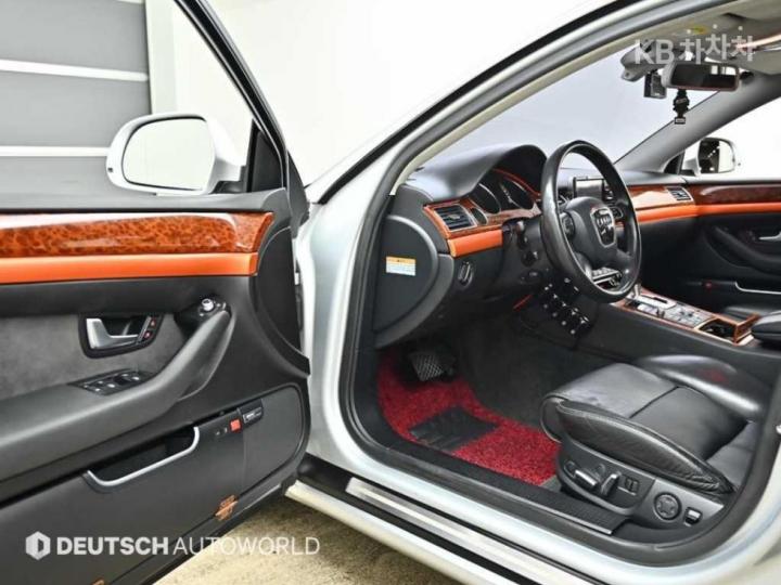 아우디 NEW A84.2 FSI 콰트로 LWB D4