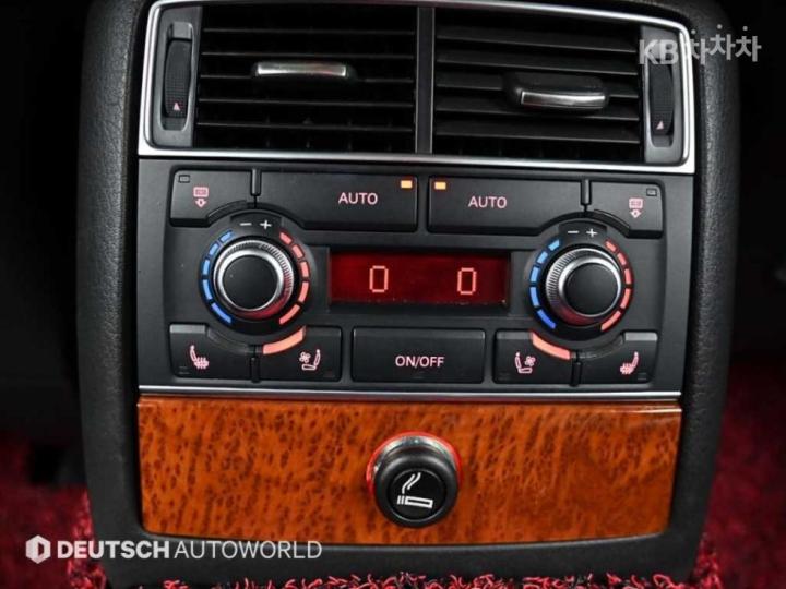 아우디 NEW A84.2 FSI 콰트로 LWB D4