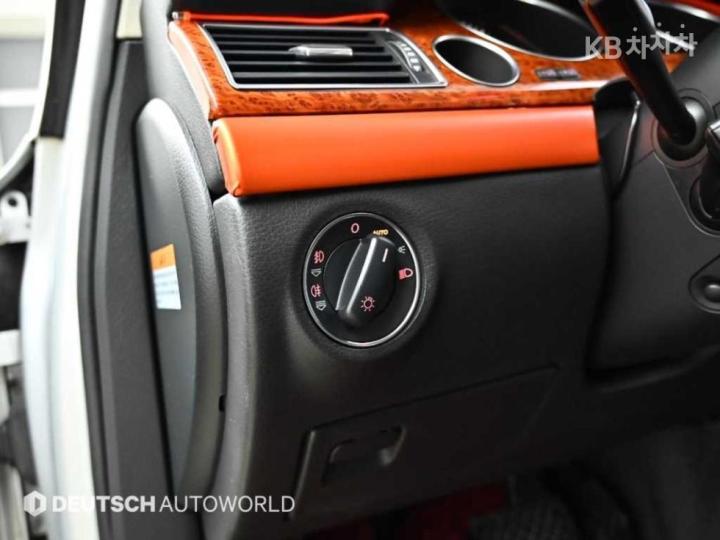 아우디 NEW A84.2 FSI 콰트로 LWB D4