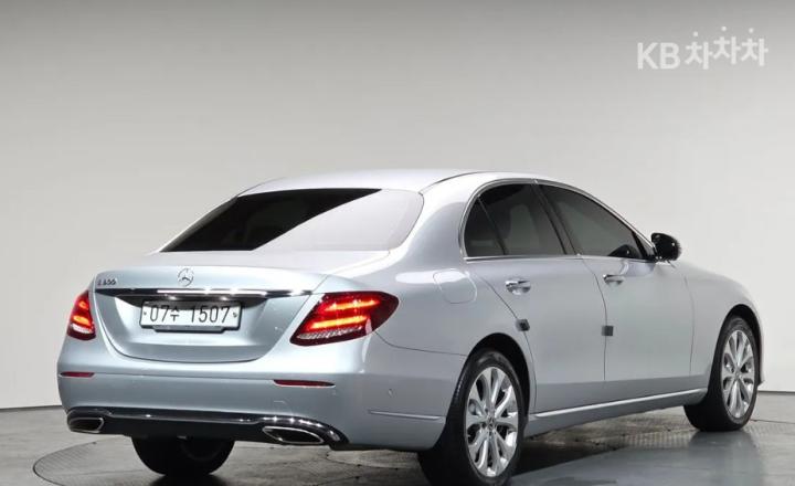 벤츠 E클래스 (W213)E300 Avantgarde