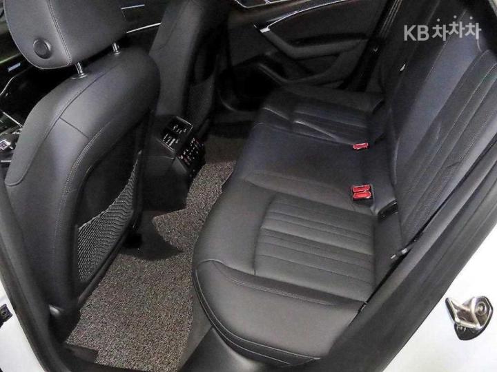 아우디 A6(C8) 45 TFSI Quattro Premium