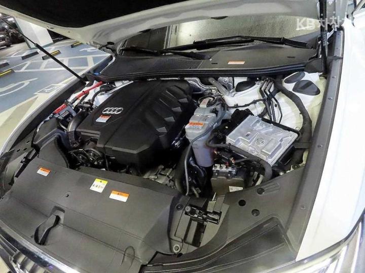 아우디 A6(C8) 45 TFSI Quattro Premium