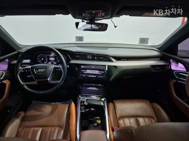 아우디 e-tron 55 Quattro Sportback 기본형
