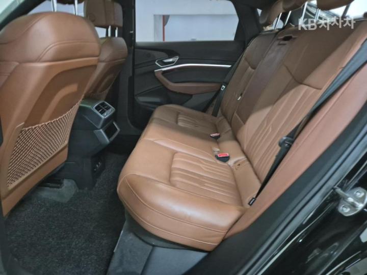 아우디 e-tron 55 Quattro Sportback 기본형