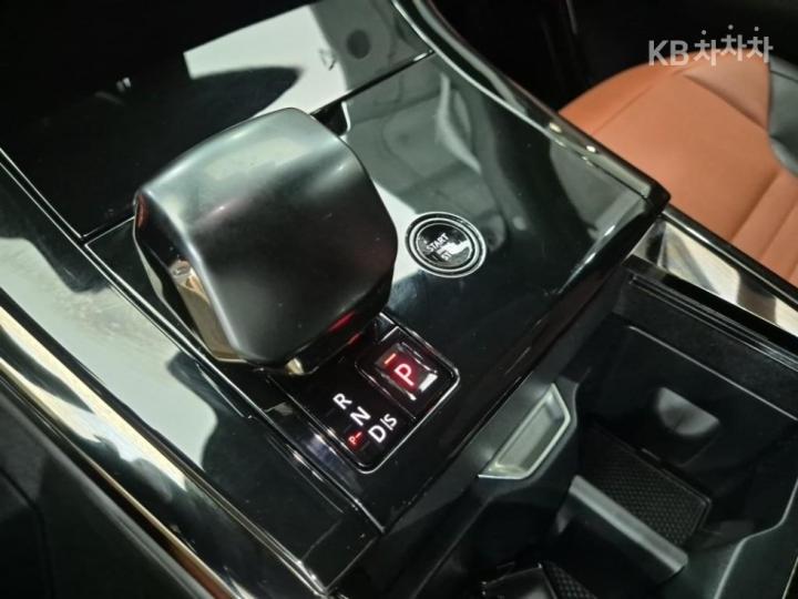 랜드로버 올 뉴 레인지로버 스포츠(L461) SV Edition Two Ligurian Black Gloss