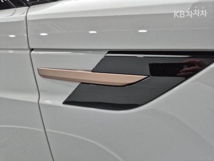 랜드로버 올 뉴 레인지로버 스포츠(L461) P550e Dynamic HSE