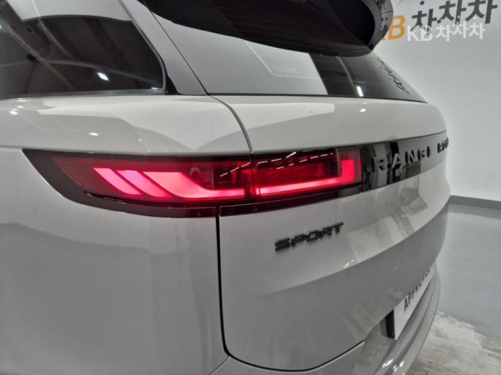 랜드로버 올 뉴 레인지로버 스포츠(L461) P550e Dynamic HSE