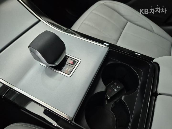랜드로버 뉴 레인지로버 이보크 2.0 P250 Dynamic SE