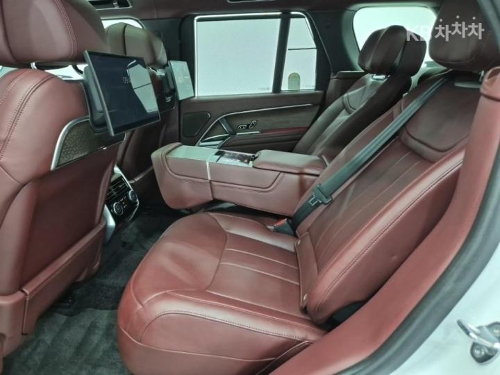 랜드로버 더 뉴 레인지로버(L460) P550e Autobiography SWB