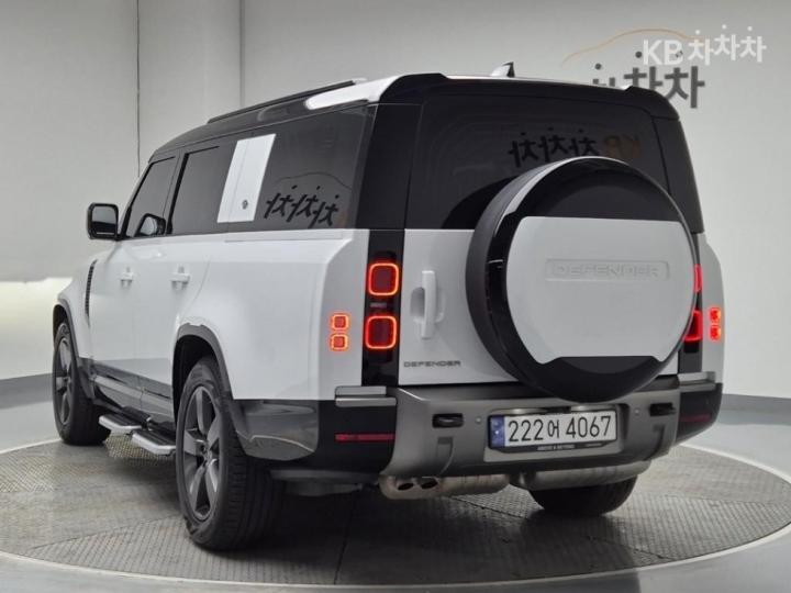 랜드로버 디펜더(L663) 130 D300 X-DYN HSE