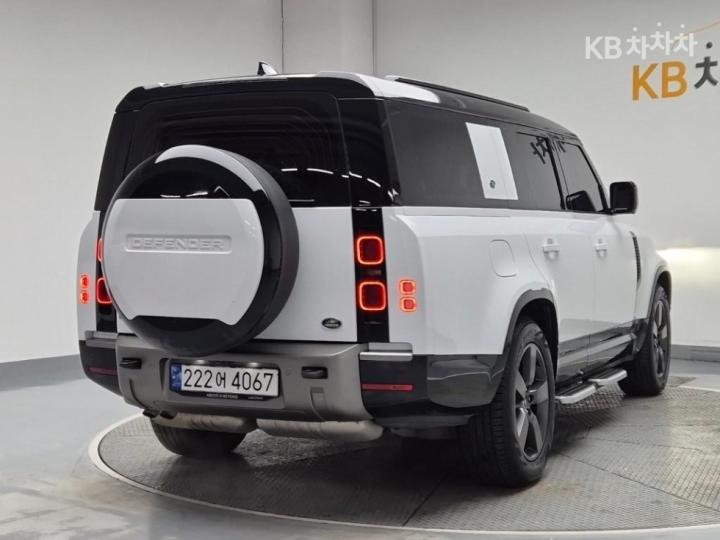 랜드로버 디펜더(L663) 130 D300 X-DYN HSE