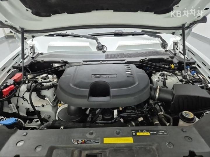 랜드로버 디펜더(L663) 130 D300 X-DYN HSE