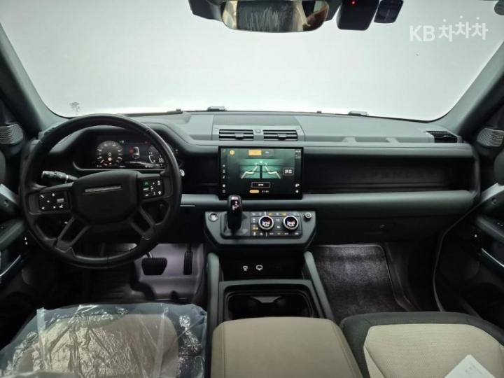 랜드로버 디펜더(L663) 130 D300 X-DYN HSE