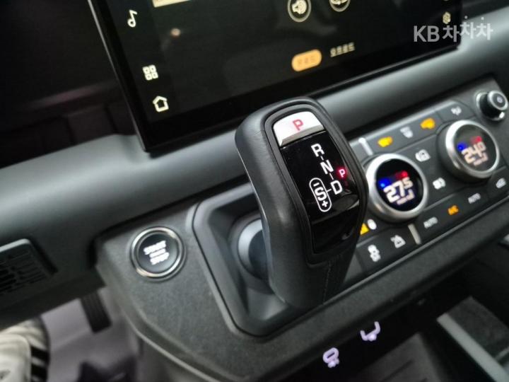 랜드로버 디펜더(L663) 130 D300 X-DYN HSE