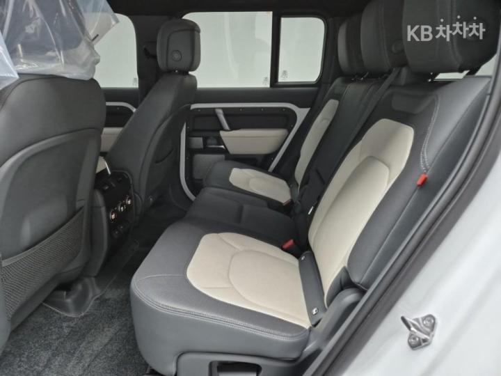 랜드로버 디펜더(L663) 130 D300 X-DYN HSE