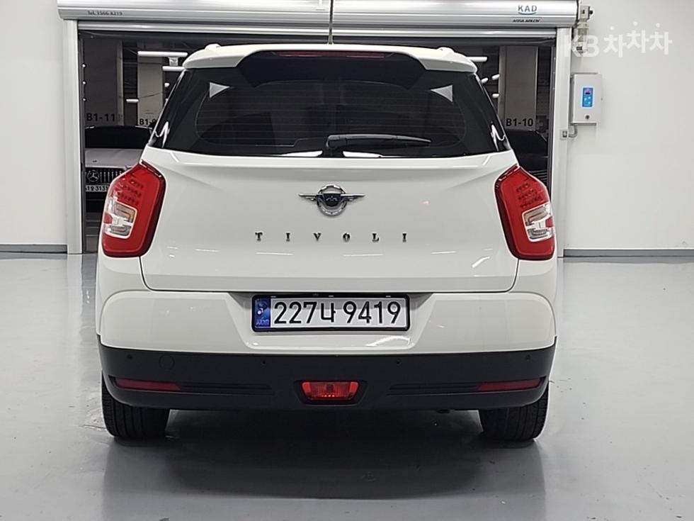 KG모빌리티 티볼리 에어 4WD RX