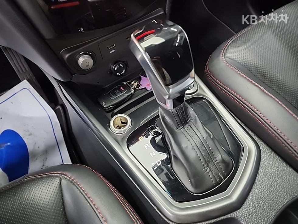 KG모빌리티 티볼리 에어 4WD RX