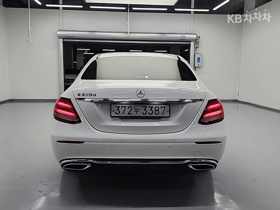 벤츠 E클래스 (W213) E220d Exclusive