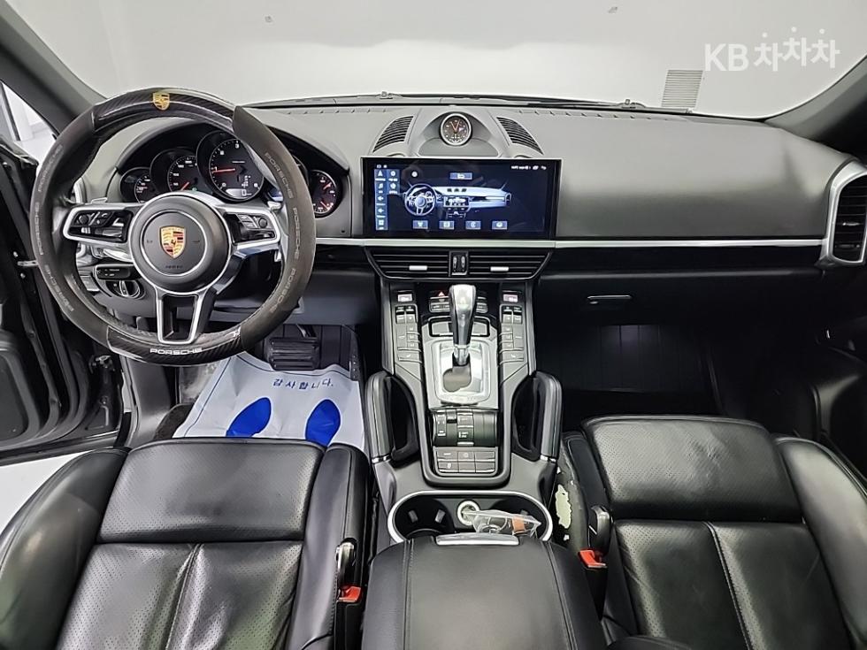포르쉐 뉴 카이엔(958) 3.0 디젤 Platinum Edition