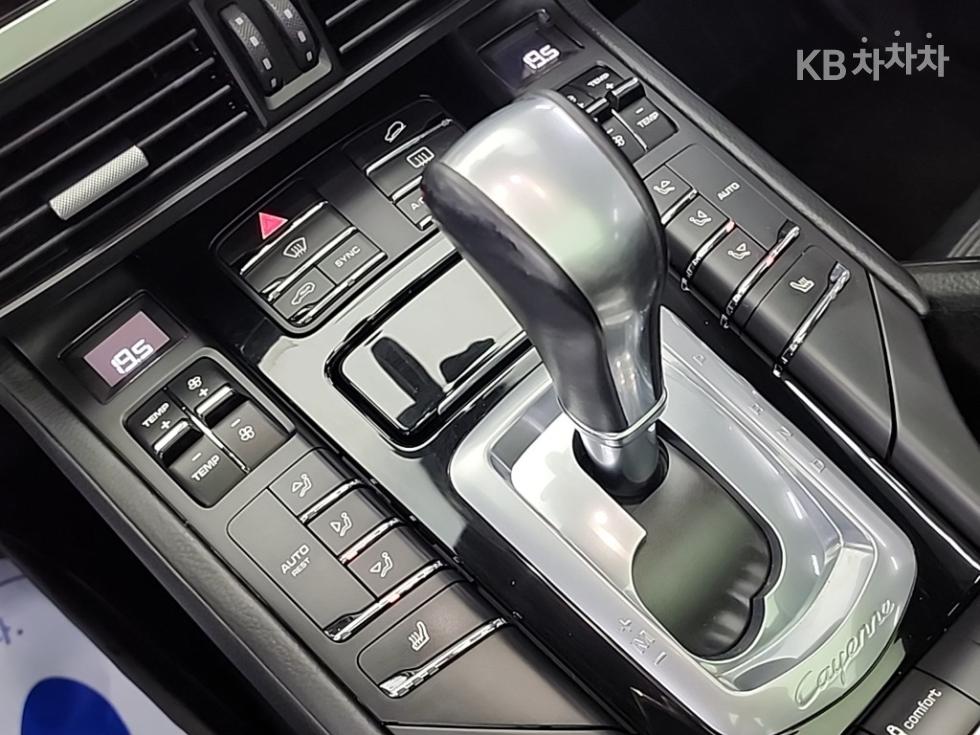 포르쉐 뉴 카이엔(958) 3.0 디젤 Platinum Edition