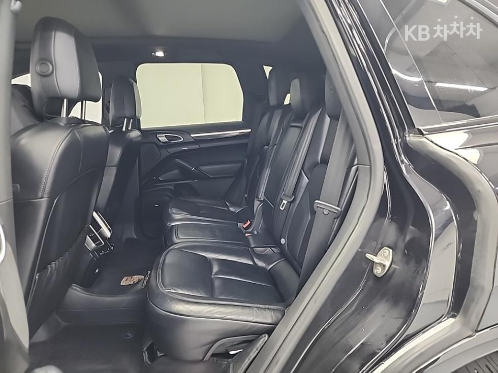 포르쉐 뉴 카이엔(958) 3.0 디젤 Platinum Edition