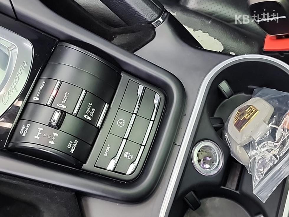 포르쉐 뉴 카이엔(958) 3.0 디젤 Platinum Edition