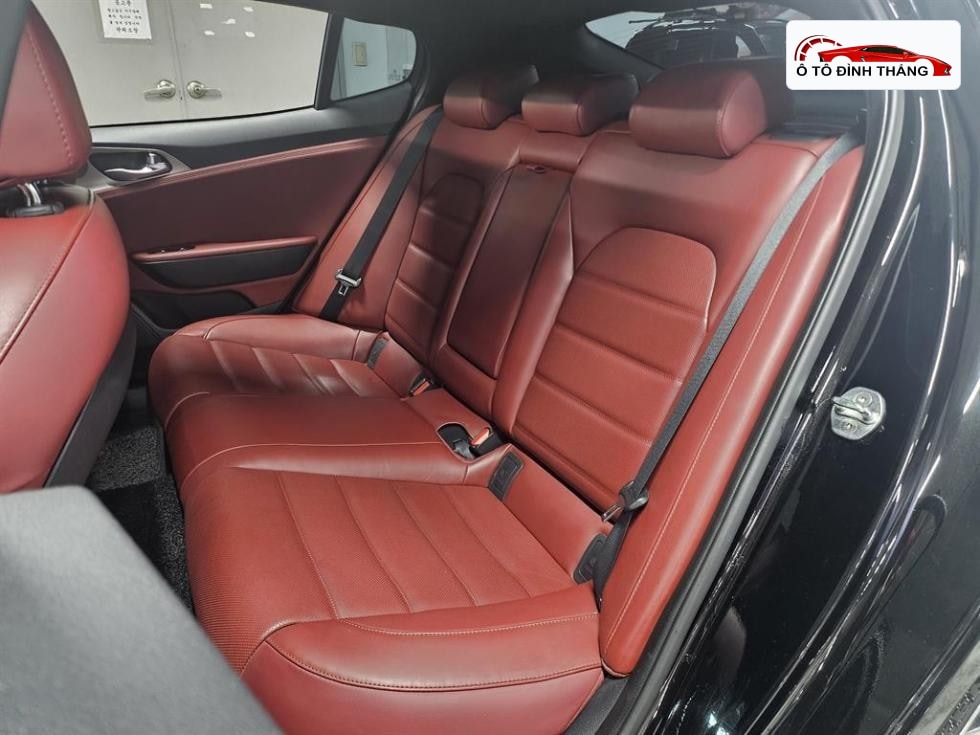 기아 스팅어 2.0 터보 4WD 플래티넘