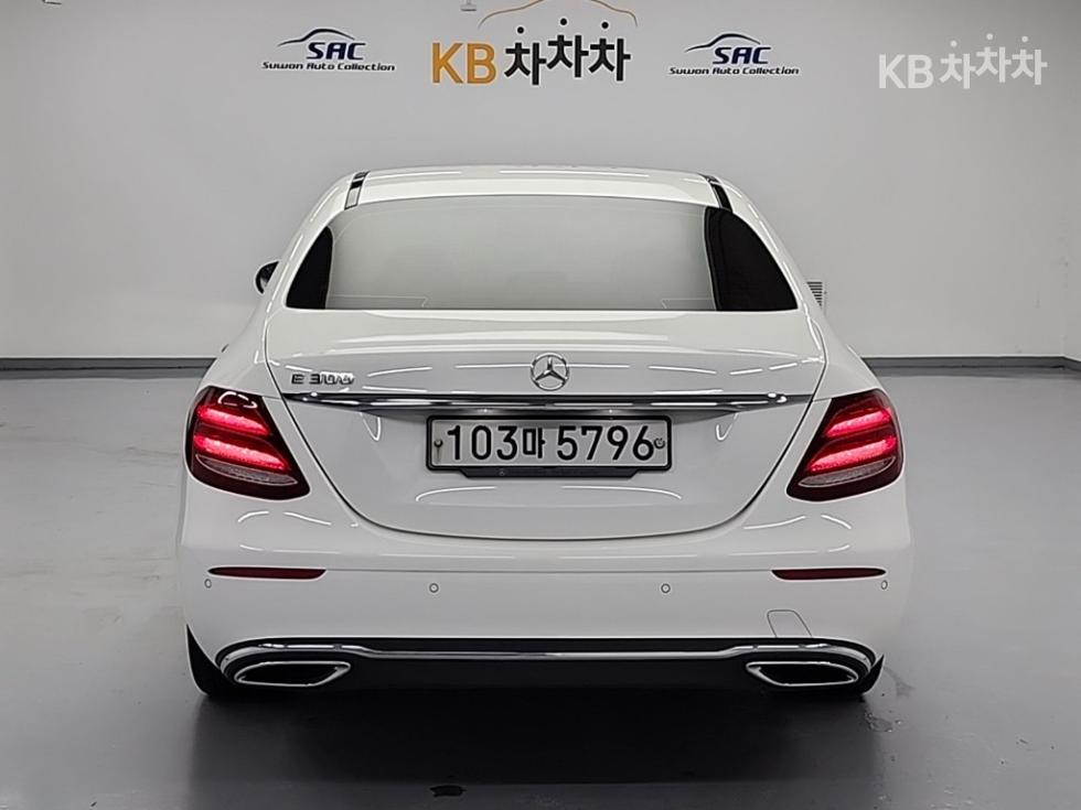 벤츠 E클래스 (W213) E300 Avantgarde