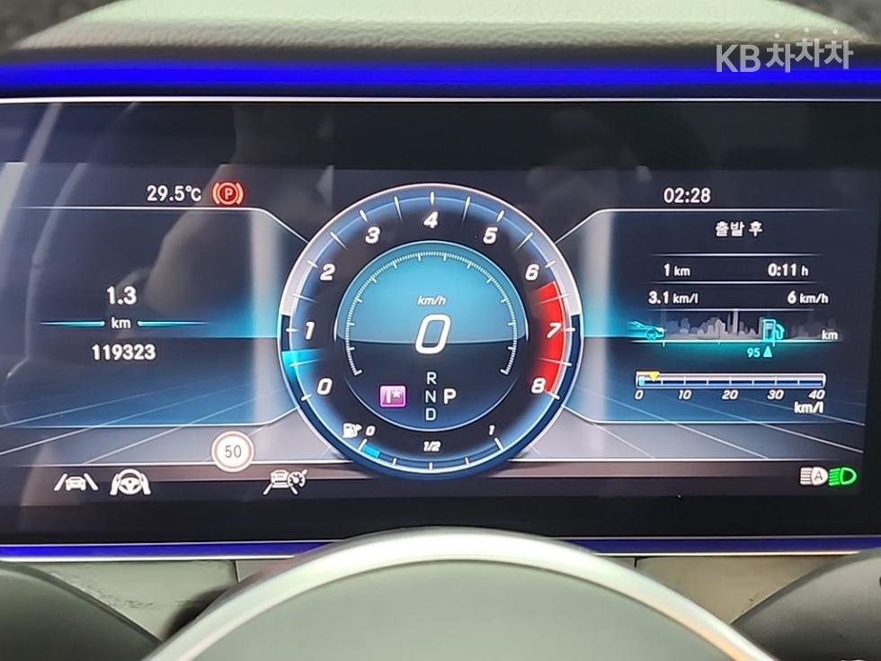 벤츠 E클래스 (W213) E300 Avantgarde