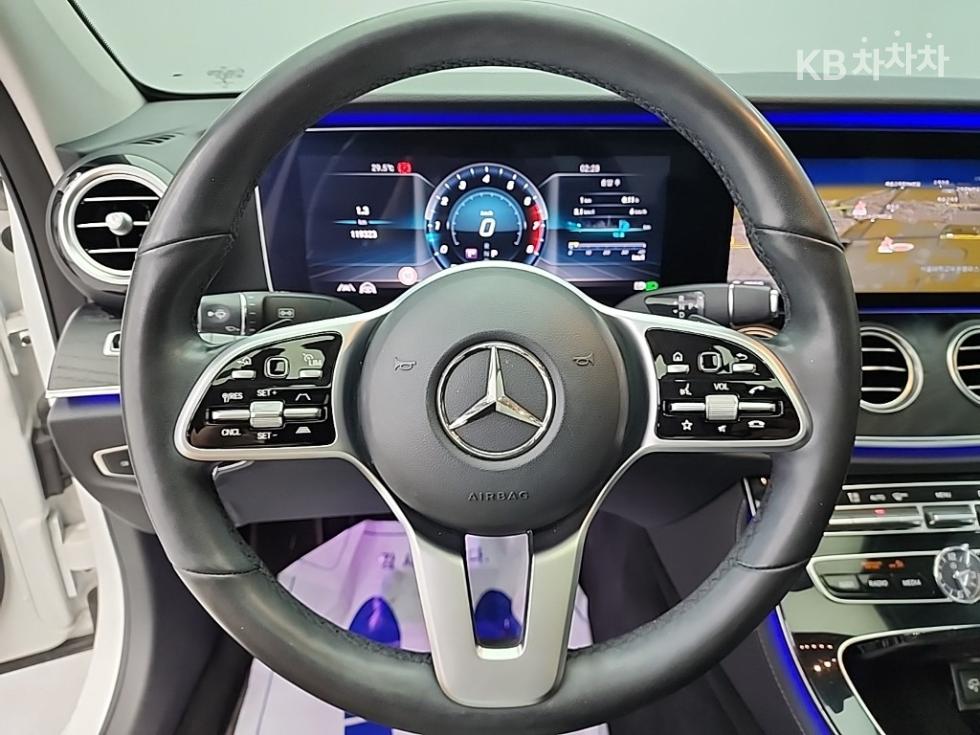 벤츠 E클래스 (W213) E300 Avantgarde