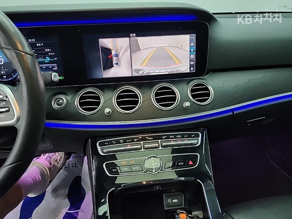 벤츠 E클래스 (W213) E300 Avantgarde