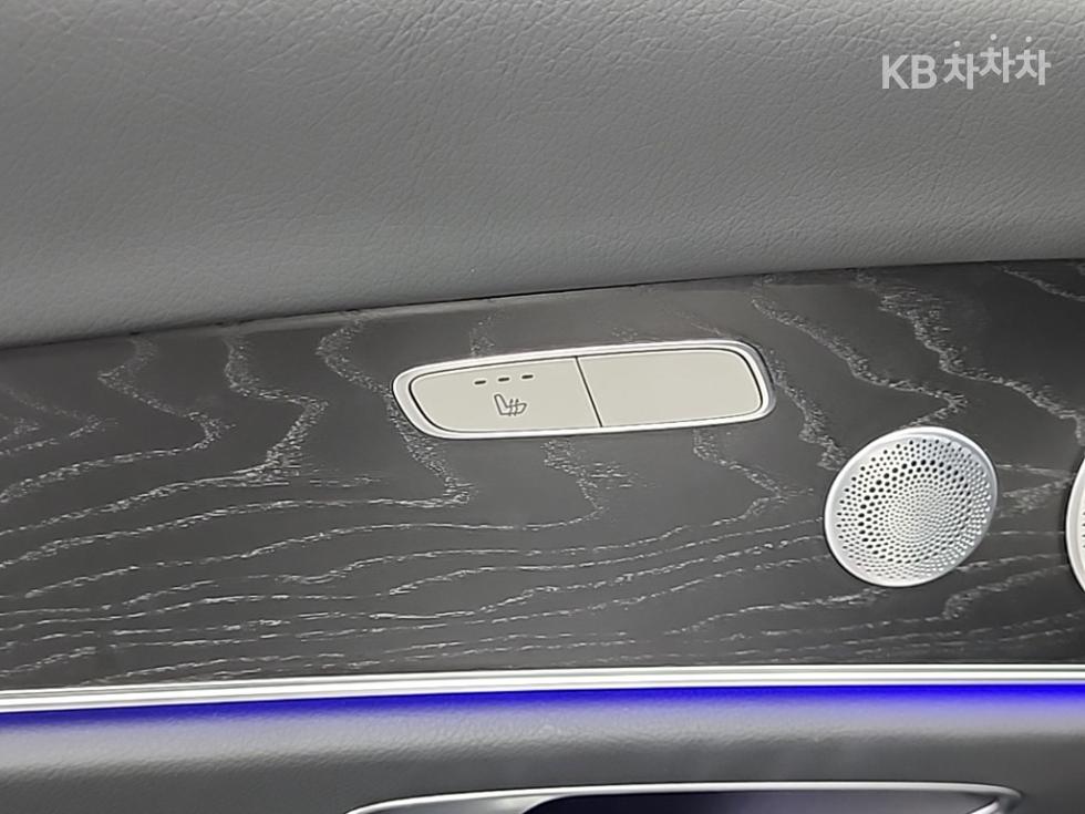 벤츠 E클래스 (W213) E300 Avantgarde